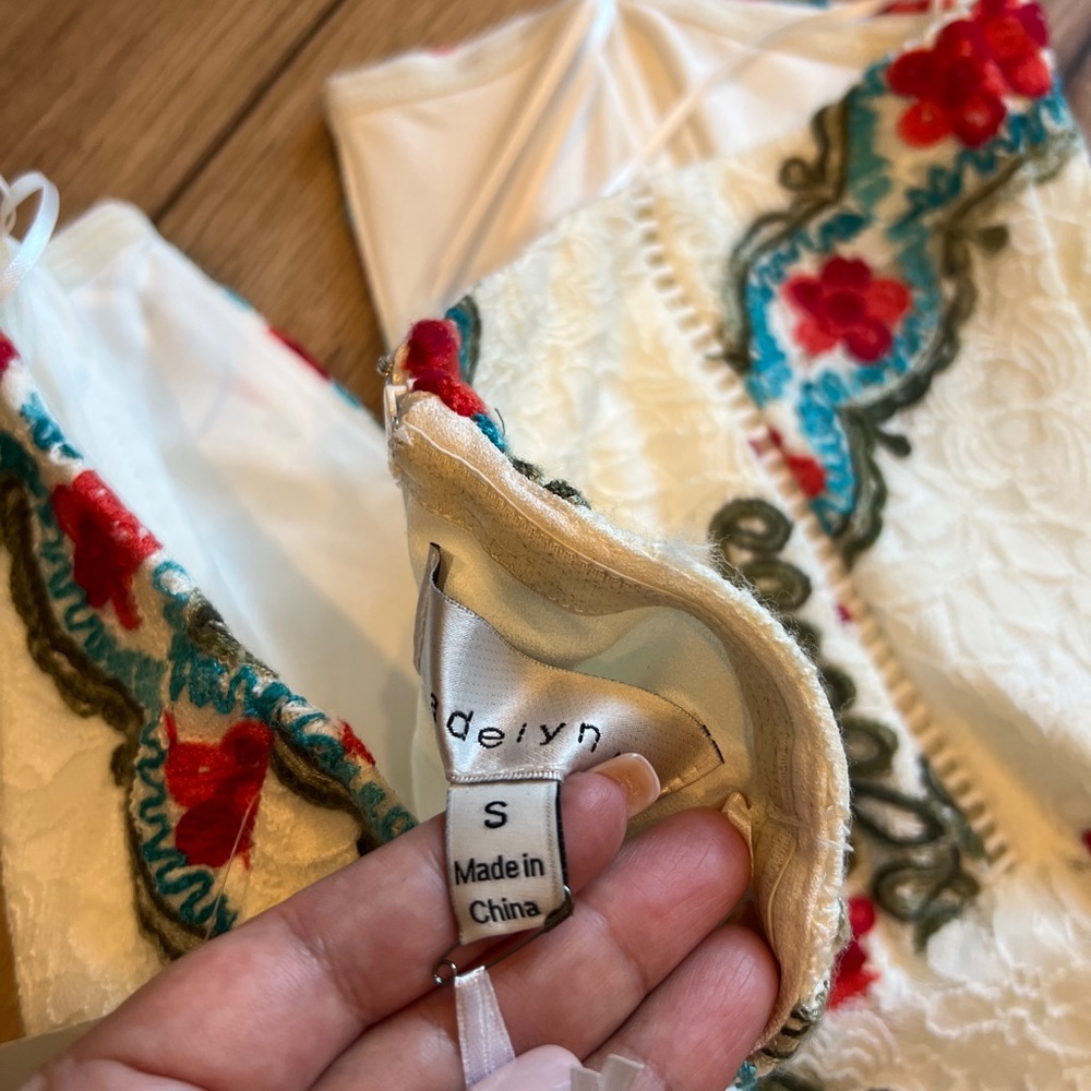 Adelyn Rae Cream Embroidered Dress - Picture 4 of 4